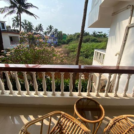 Shanu'S Seaside Inn - A Family-Run Guesthouse Just 100 Metres From Candolim Beach Exterior foto